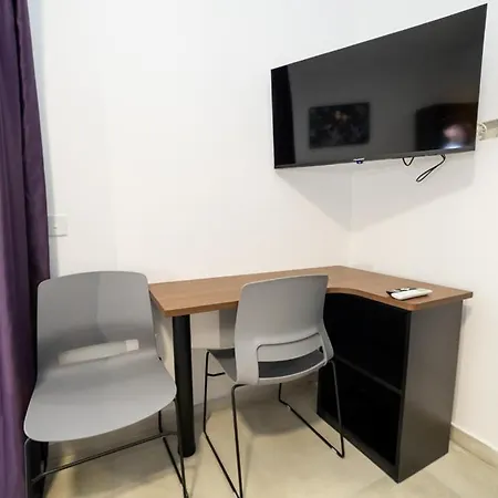 Comfortable In Great Location - By Hostmt *