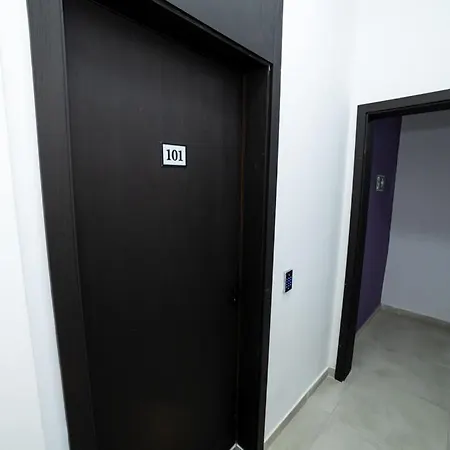 Comfortable In Great Location - By Hostmt *