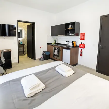 Comfortable In Great Location - By Hostmt