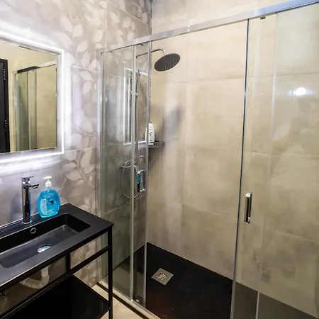 Apartman Comfortable In Great Location - By Hostmt San Pawl il-Baħar