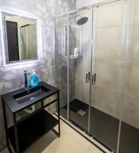 Comfortable In Great Location - By Hostmt *